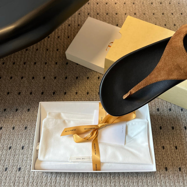 THE ROW 26S THONG SANDALS IN CARAMEL BROWN SUEDE