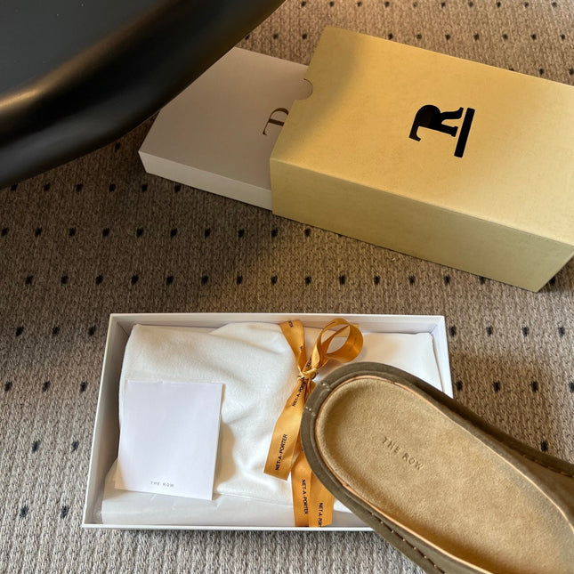 THE ROW 26S THONG SANDALS IN OLIVE GREEN SUEDE