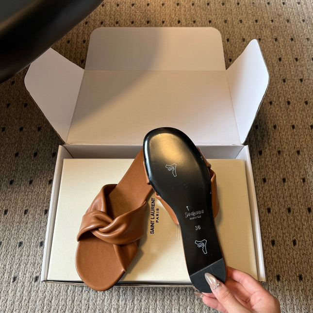YSL 26S TWISTED-STRAP FLAT SANDALS IN  BROWN LAMBSKIN