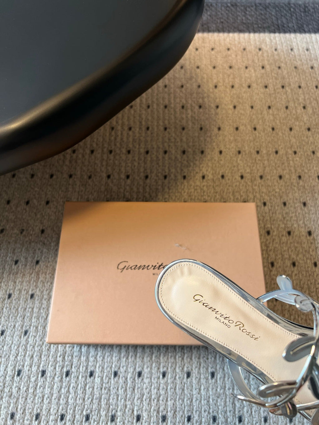GIANVITO ROSSI 26S SANDALS IN SILVER LAMBSKIN