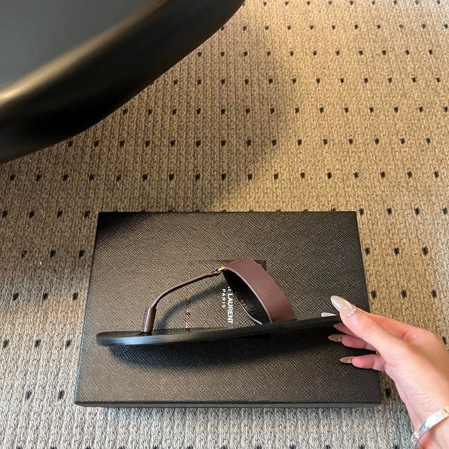 YSL 26S THONG SANDALS IN ESPRESSO BROWN AND BLACK SHINY CALFSKIN