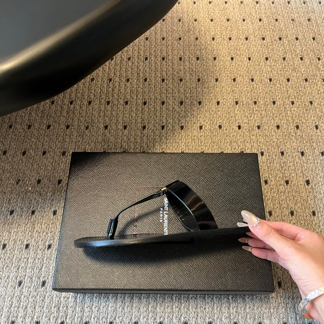 YSL 26S THONG SANDALS IN BLACK SHINY CALFSKIN
