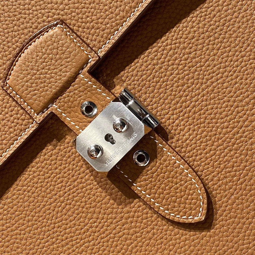 SAC A DEPECHES LIGHT 38 IN GOLD TOGO CALFSKIN