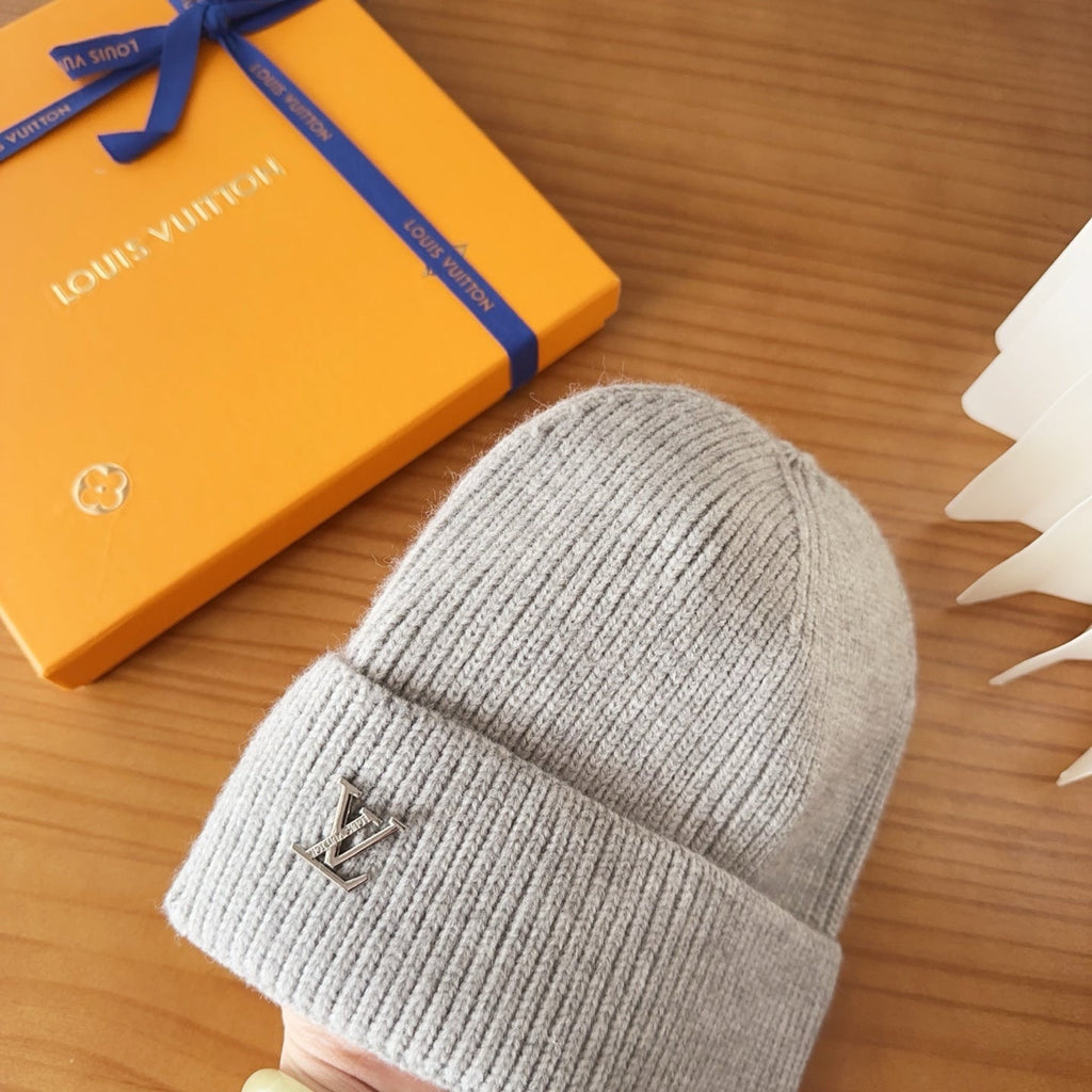BEANIE HAT IN LIGHT GREY WOOL 875292