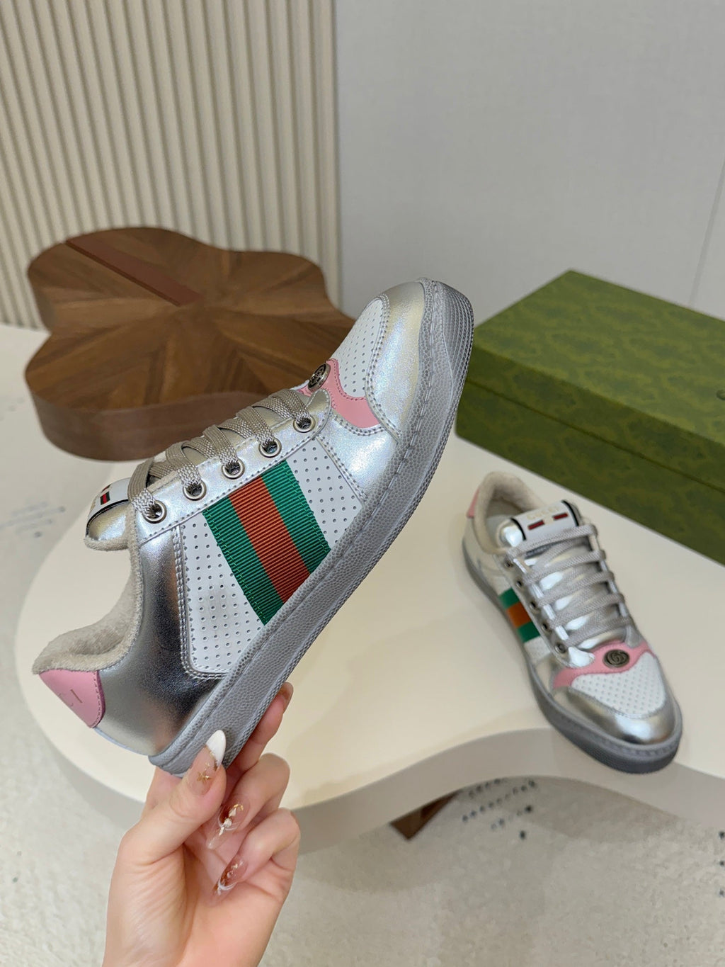 GUCCI 26S MESH SNEAKERS IN SILVER LEATHER