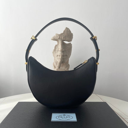 PRA ARQUÉ 22 SHOULDER BAG IN BLACK LEATHER