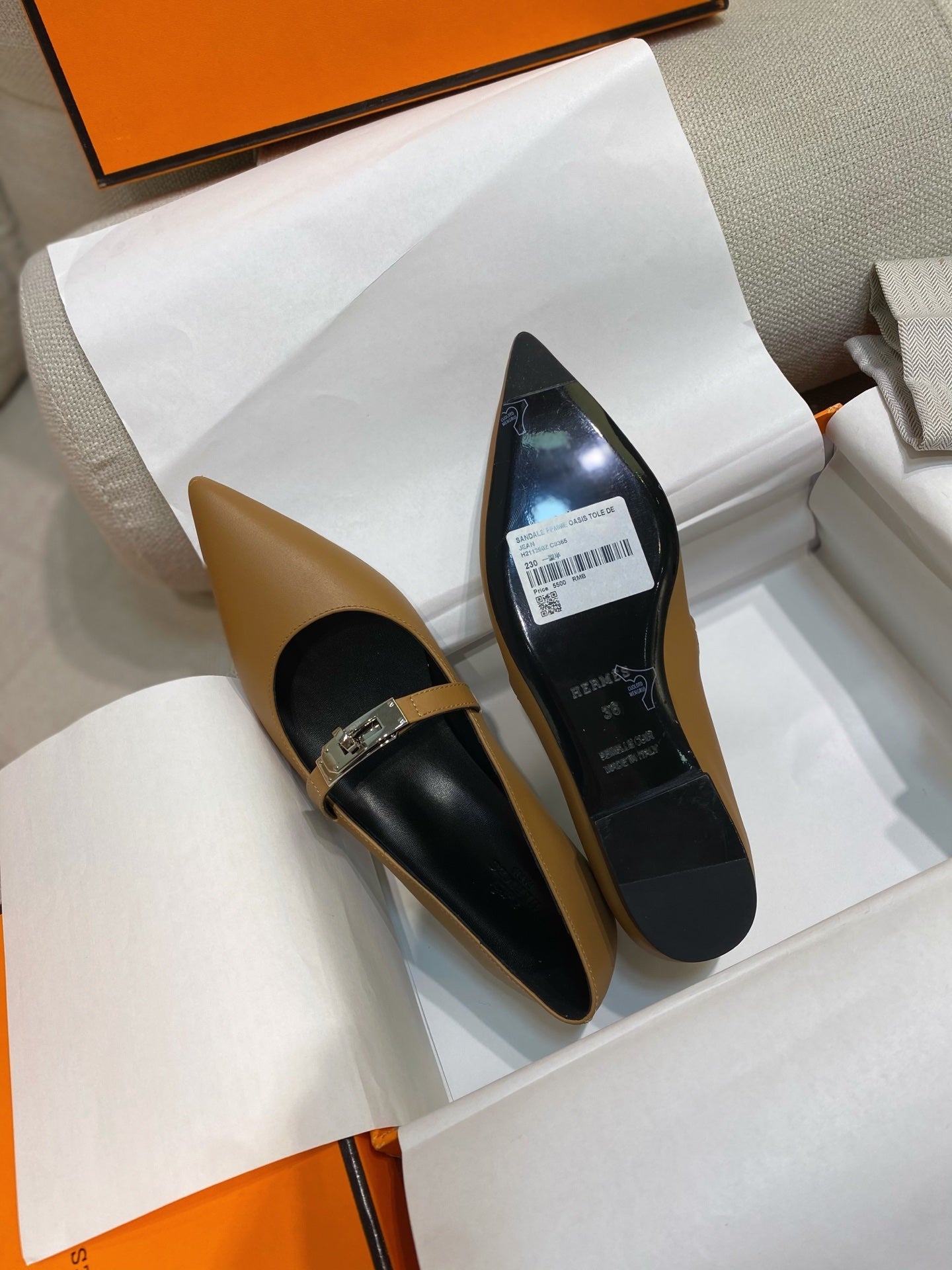HM 26S KELLY BUCKLE MARY JANE POINTED FLATS IN BROWN CALFSKIN
