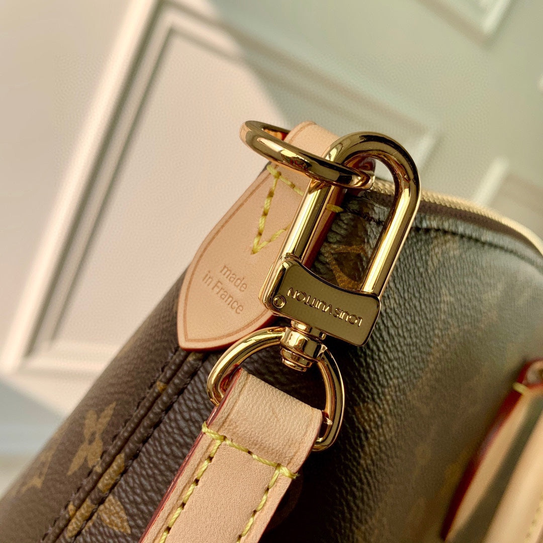 BOÉTIE PM TOTE 25 IN BROWN MONOGRAM COATED CANVAS AND CALFSKIN