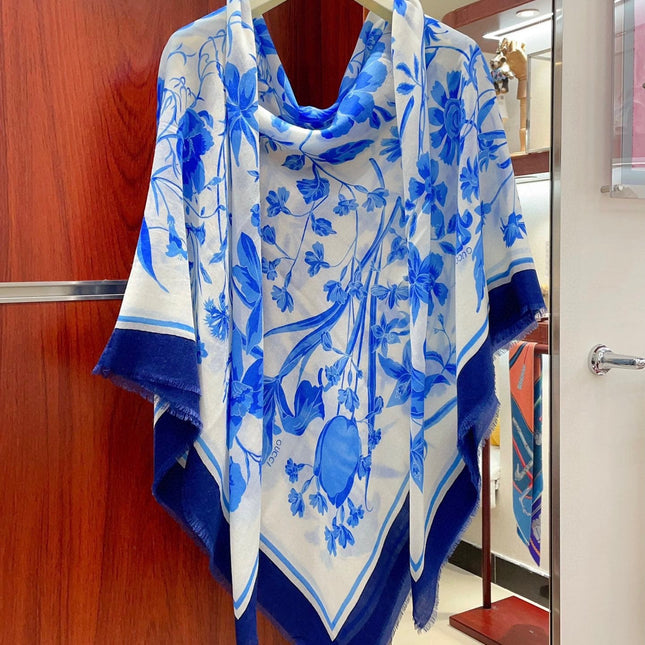 SQUARE SCARF 140 CM IN MAYA BLUE CASHMERE 398257