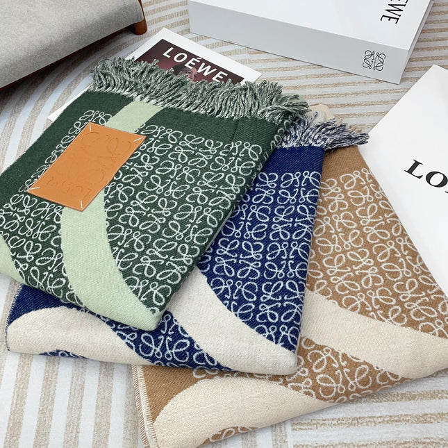 ANAGRAM SCARF 140 CM IN GREEN FOREST WOOL 410214