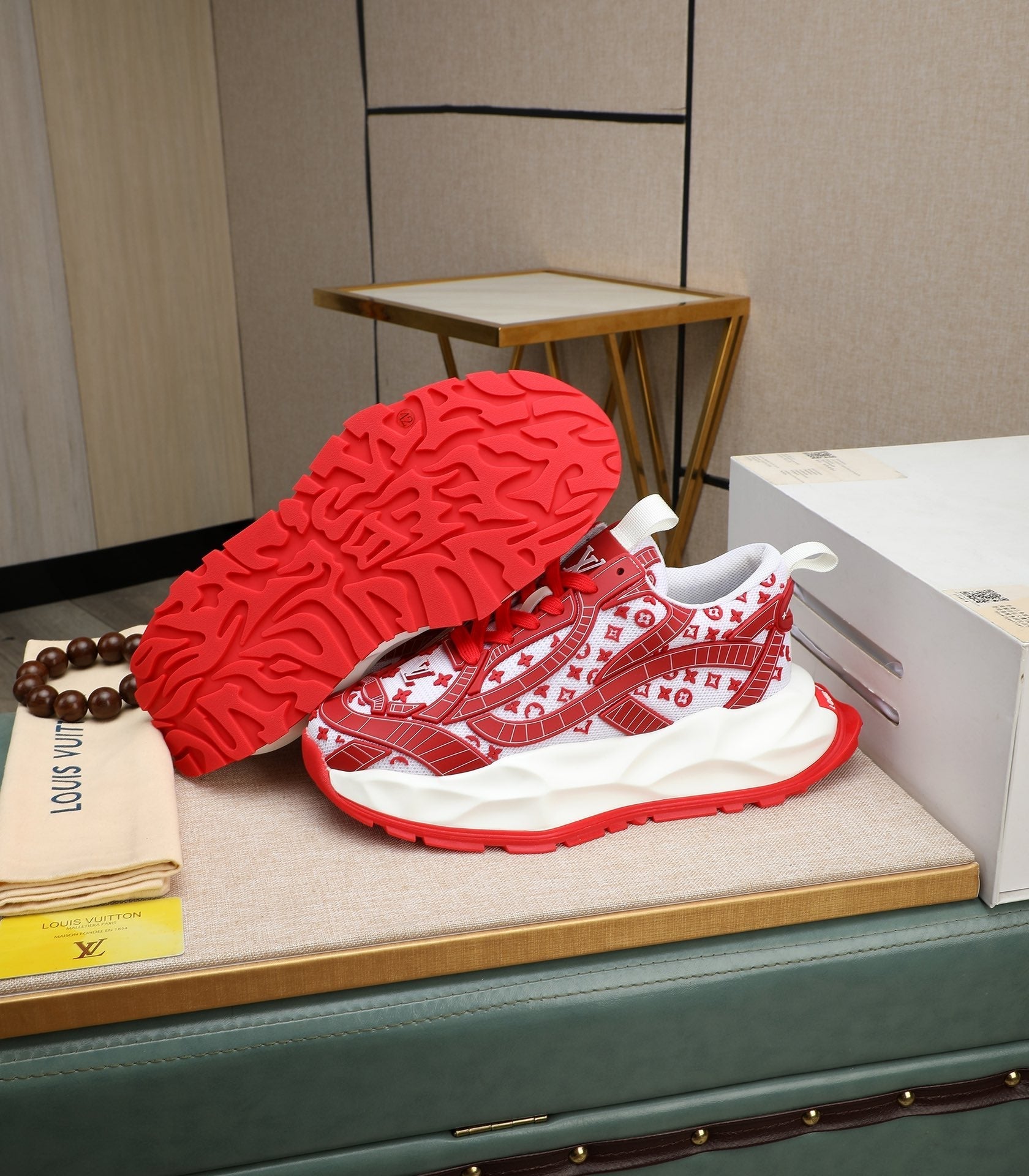 LV TRAINER WHITE MIX RED CALFSKIN AND BREATHABLE MESH