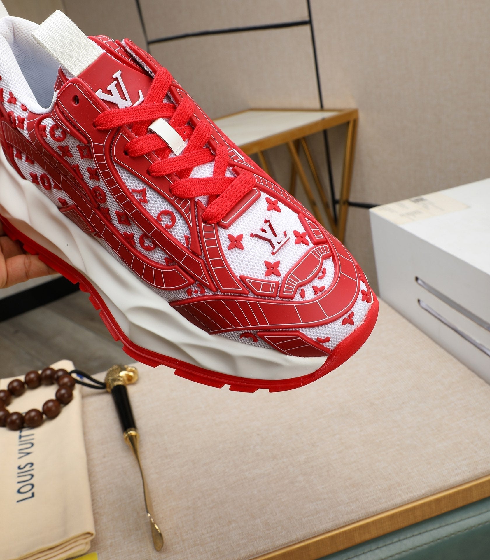 LV TRAINER WHITE MIX RED CALFSKIN AND BREATHABLE MESH