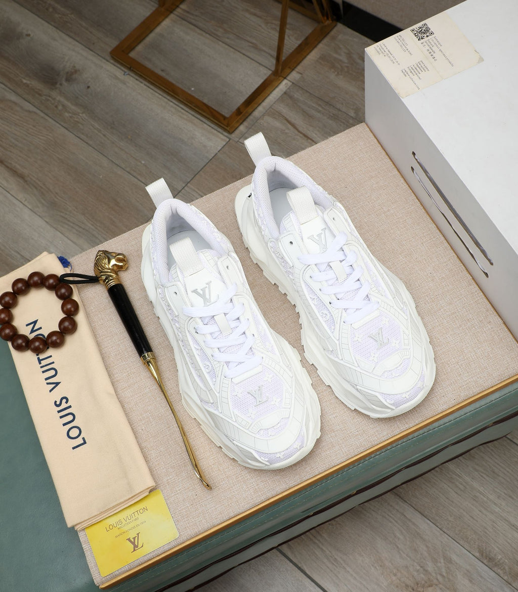 LV TRAINER IN WHITE CALFSKIN AND BREATHABLE MESH