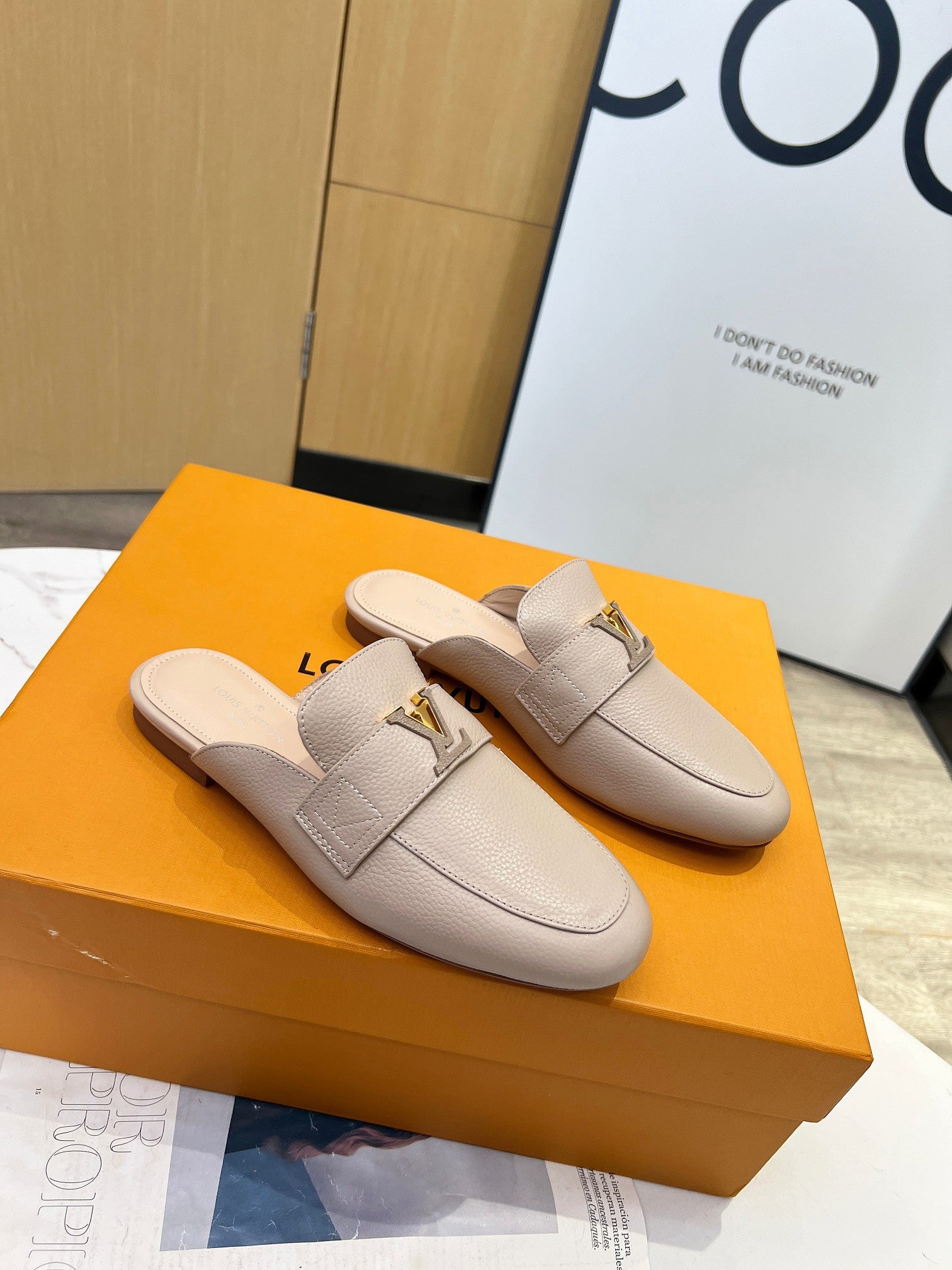 LV 26S MARE OPEN-BACK LOAFERS IN BEIGE GRAINED CALFSKIN