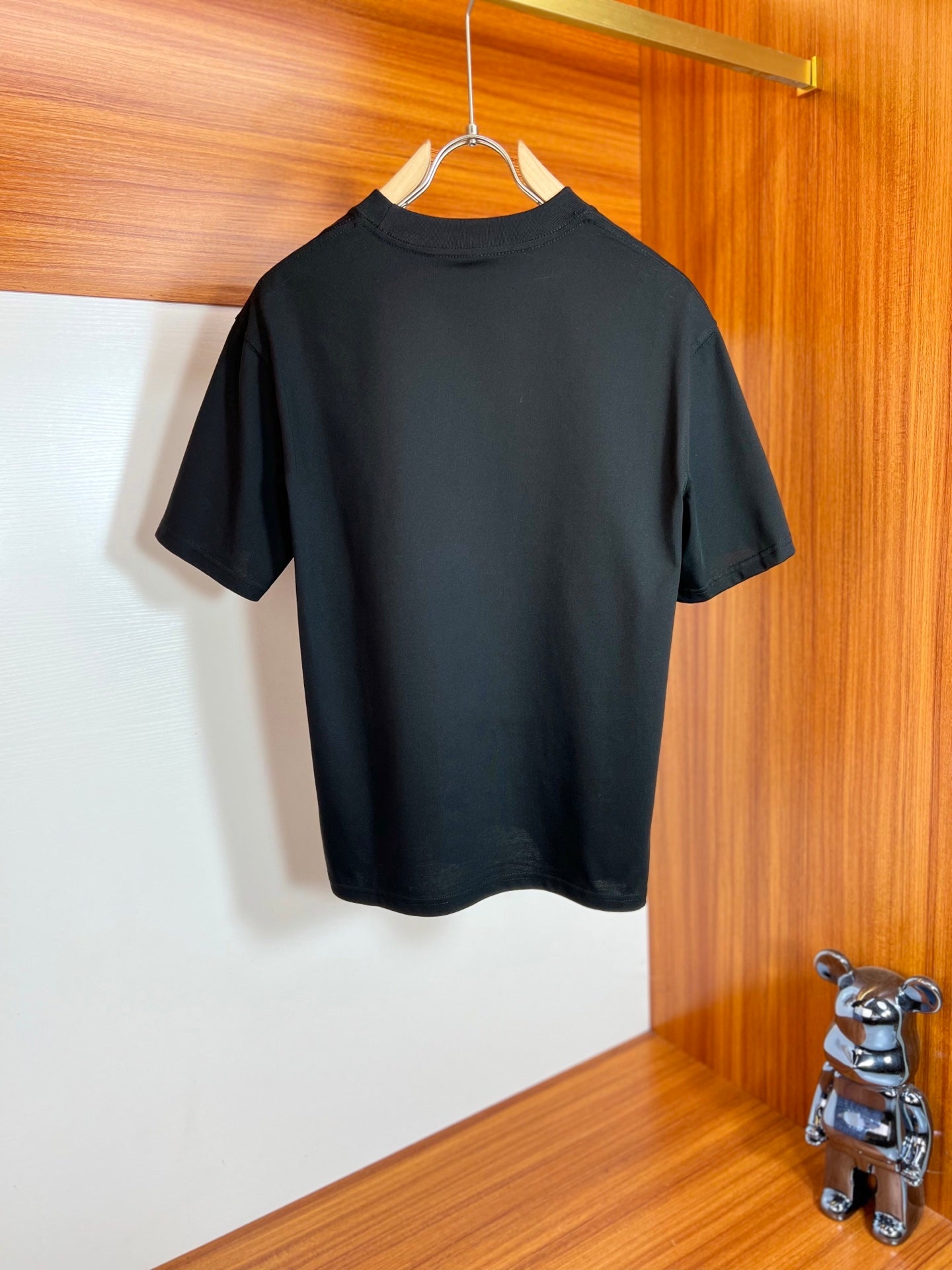 LV T-SHIRT IN BLACK PURE COTTON COLORFUL LOGO 238924