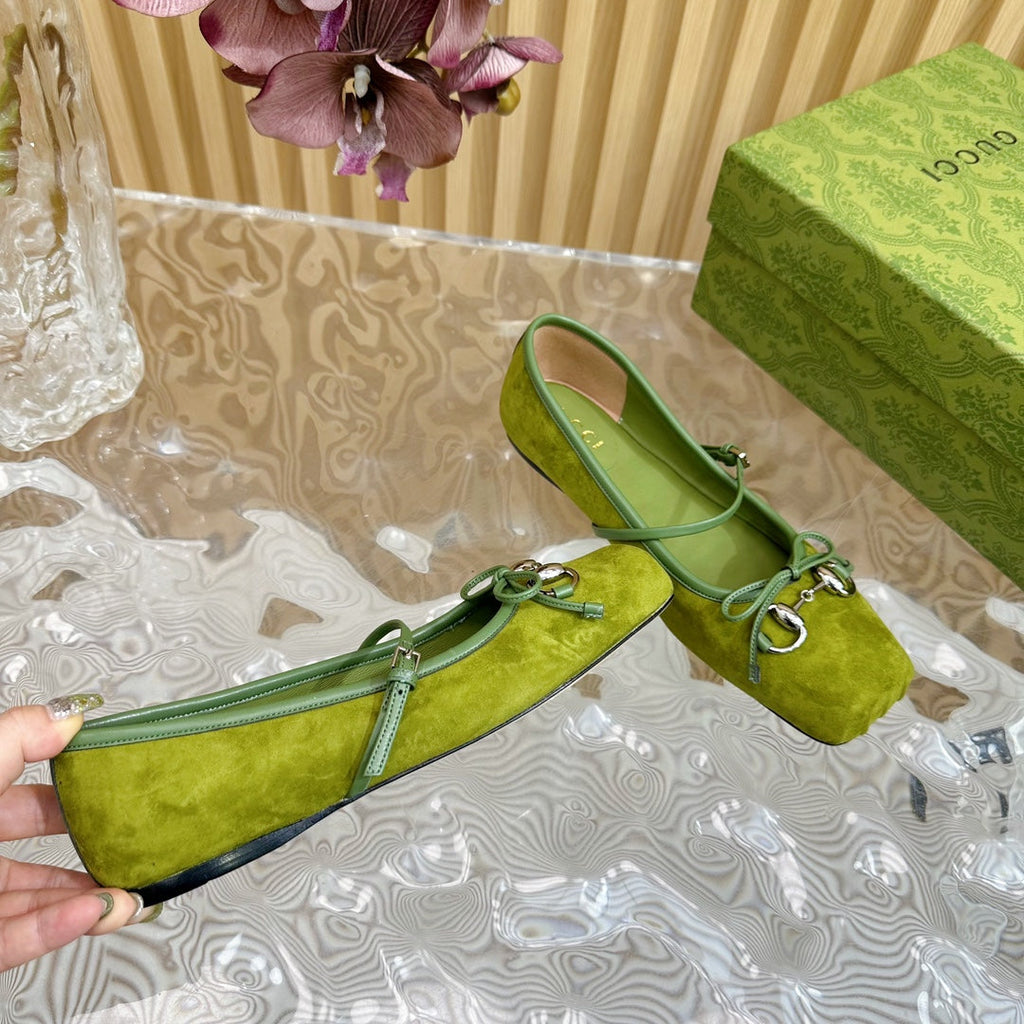 BALLET FLAT IN OLIVE GREEN SUEDE WITH SILVER HARDWARE