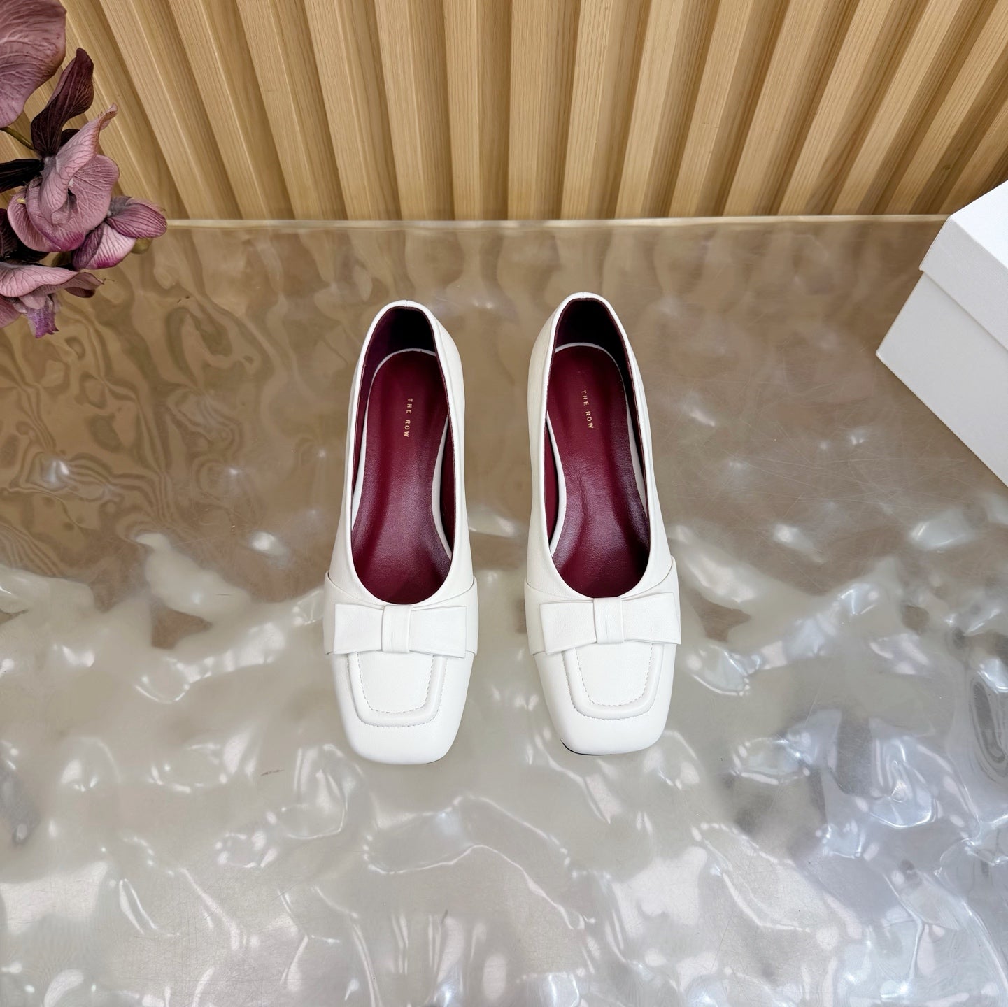 THE ROW 26S SQUARE TOE PUMPS IN WHITE CALFSKIN WITH BOW
