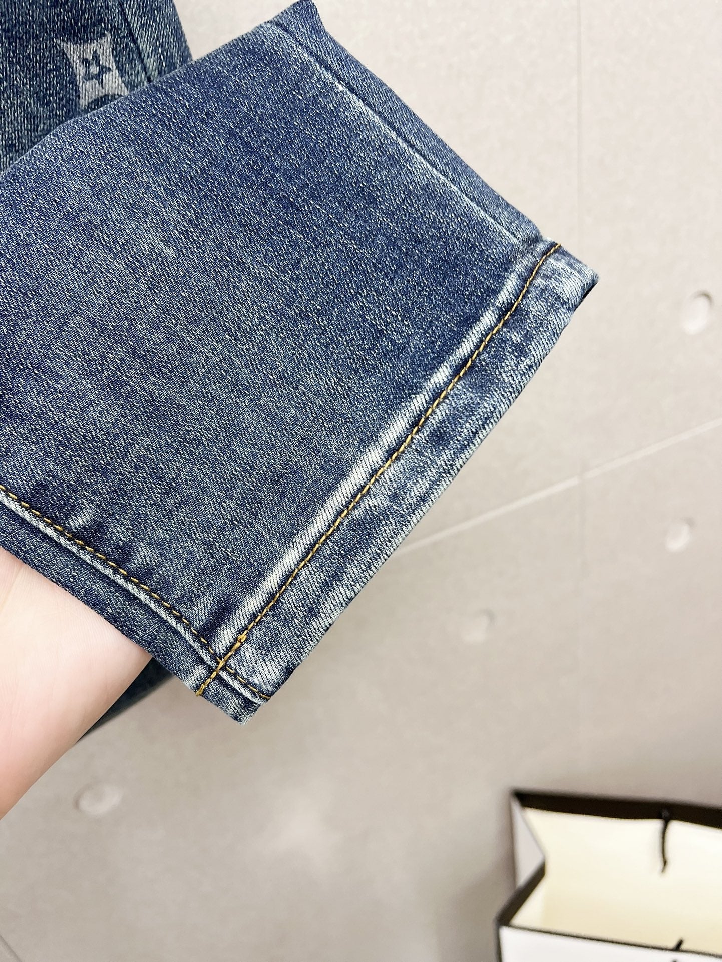 LV BLUE MONOGRAM DENIM JEAN 239498
