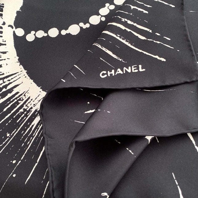CHANEL 26S SCARF 90 IN SILK 311794