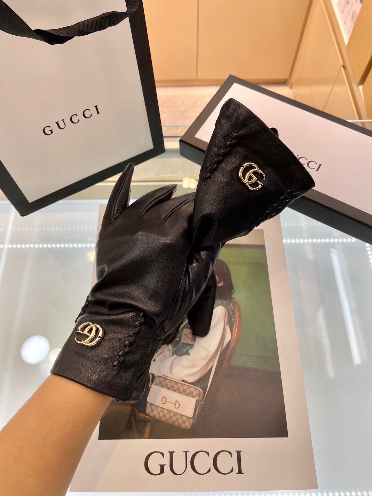 EUROPEAN GLOVES IN BLACK LAMBSKIN WITH CASHMERE LINING 376727