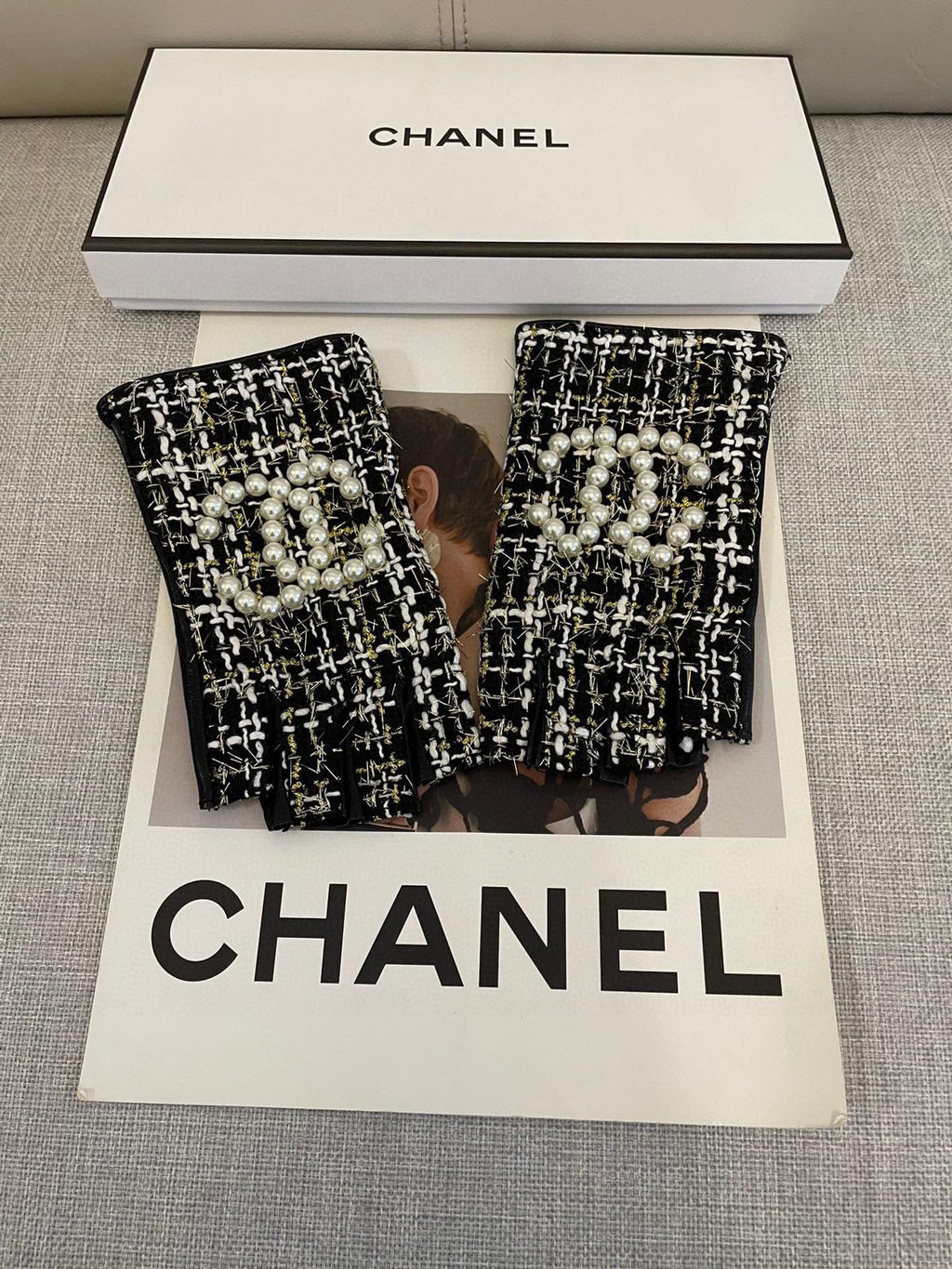 FINGERLESS GLOVES IN BLACK MIX WHITE WOOL TWEED 463847