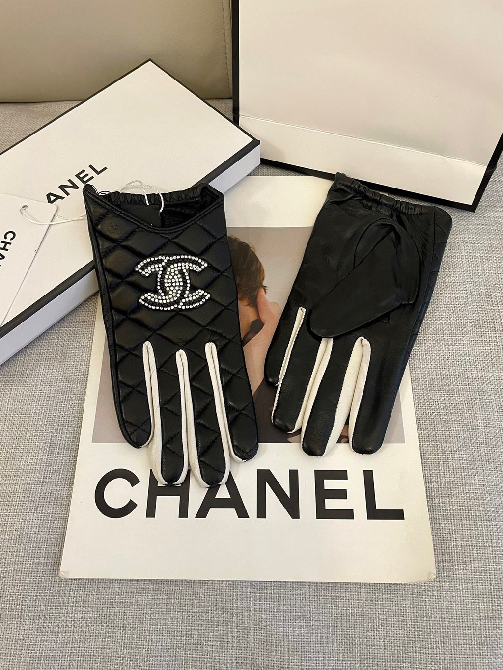 CC GLOVES IN BLACK MIX WHITE SHEEPSKIN 463850