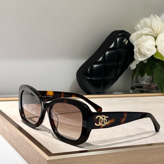 SQUARE SUNGLASSES CH5468B IN ACETATE EMBOSSED DIAMOND
