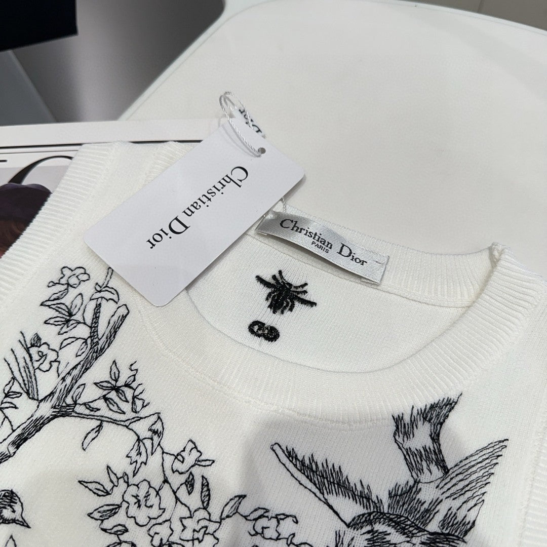 KNITTED TANK TOP 643231 IN WHITE COTTON JERSEY BLACK BIRD AND FLORAL PATTERN