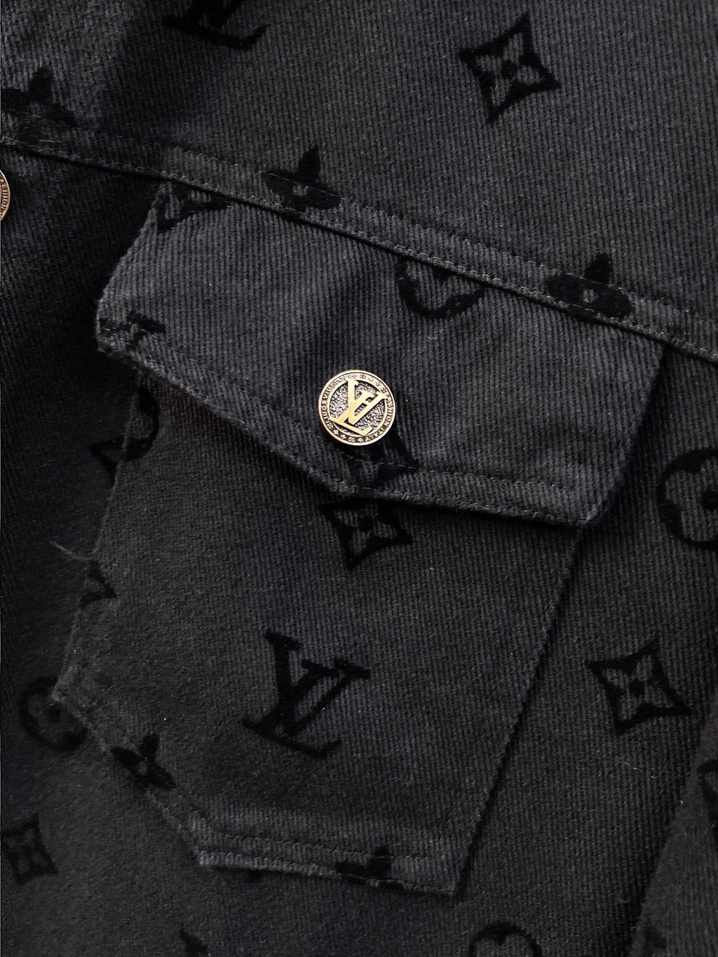 LV BLACK MONOGRAM DENIM JACKET 239525