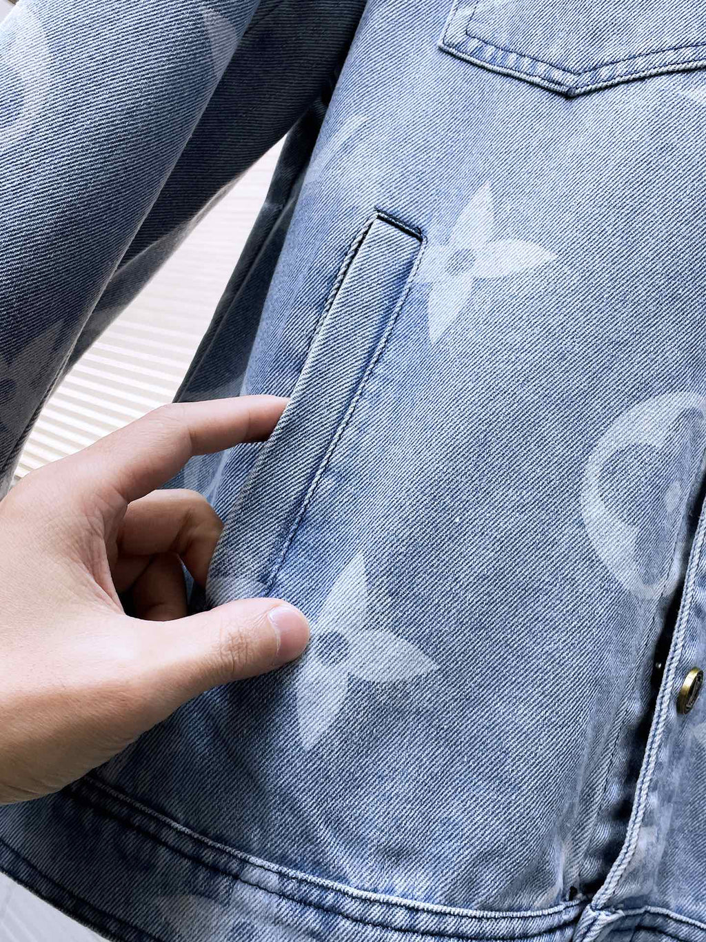 LV BASIC SHIRT JACKET IN LIGHT BLUE MONOGRAM DENIM 239129