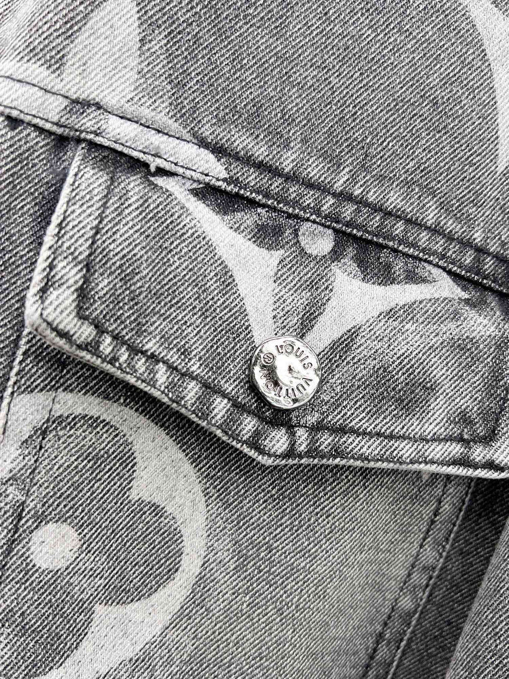 LV ASH GRAY MONOGRAM DENIM JACKET 239524