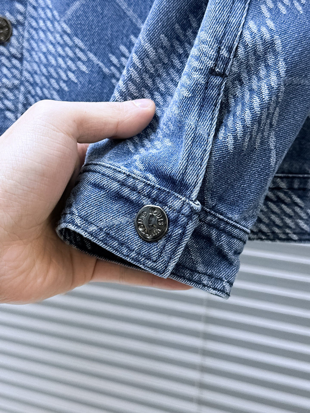 LV SHIRT JACKET IN BLUE DAMIER DENIM 239128