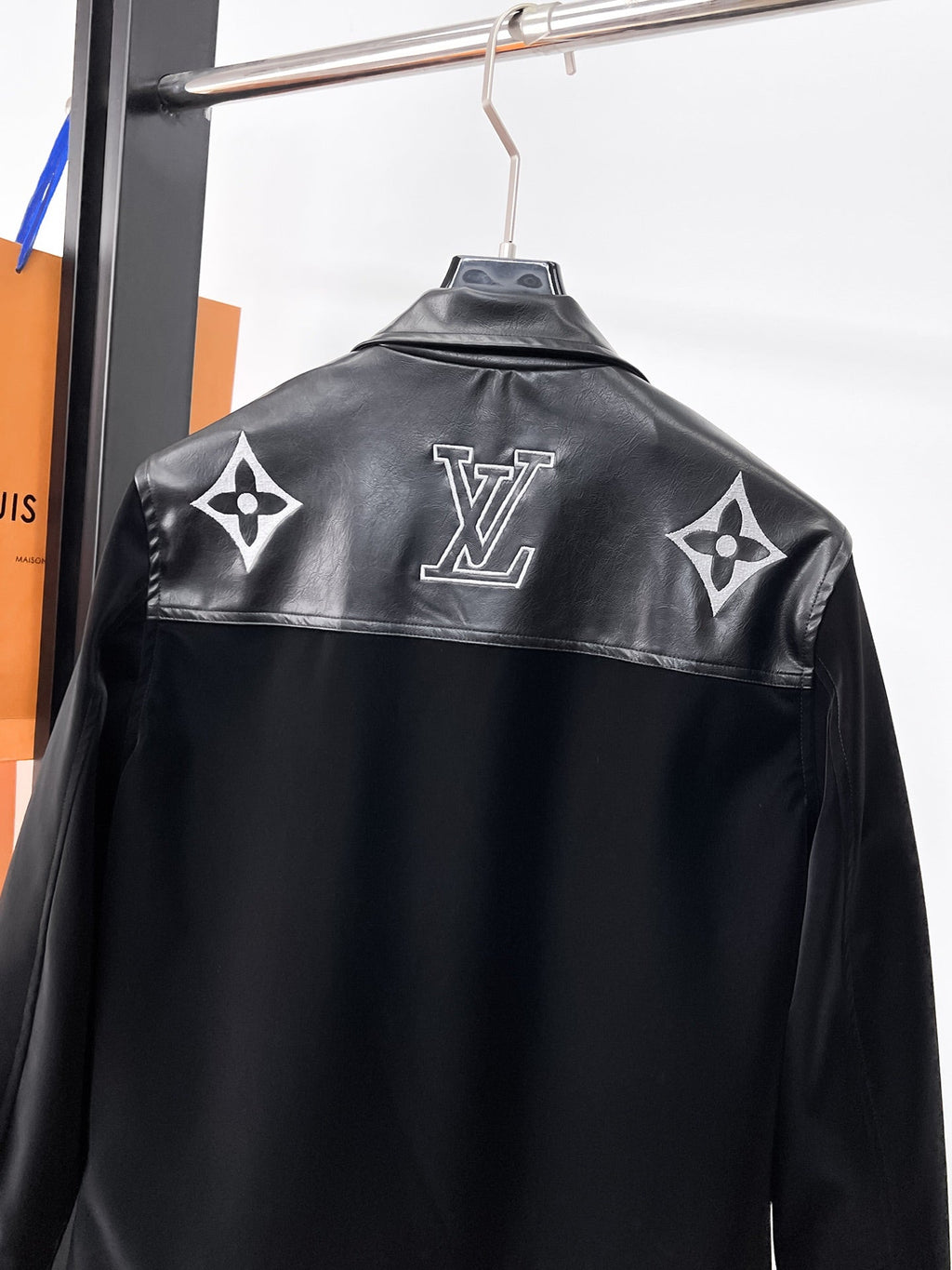 LV BLACK CALFSKIN JACKET 239522