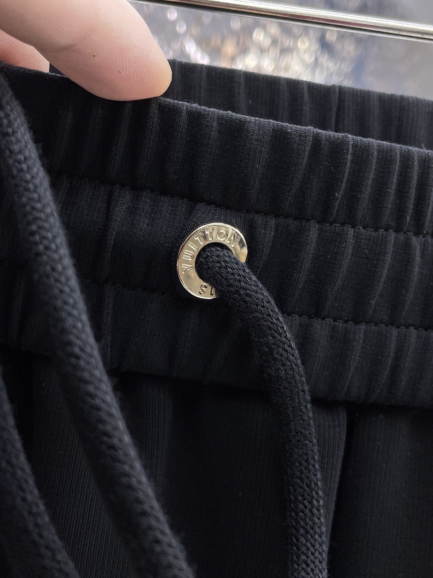 LV BLACK TROUSERS 239508