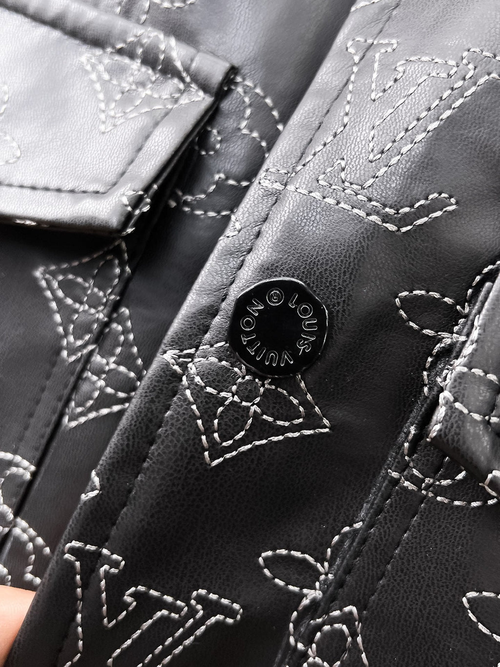 LV BLACK MONOGRAM DENIM JACKET 239528