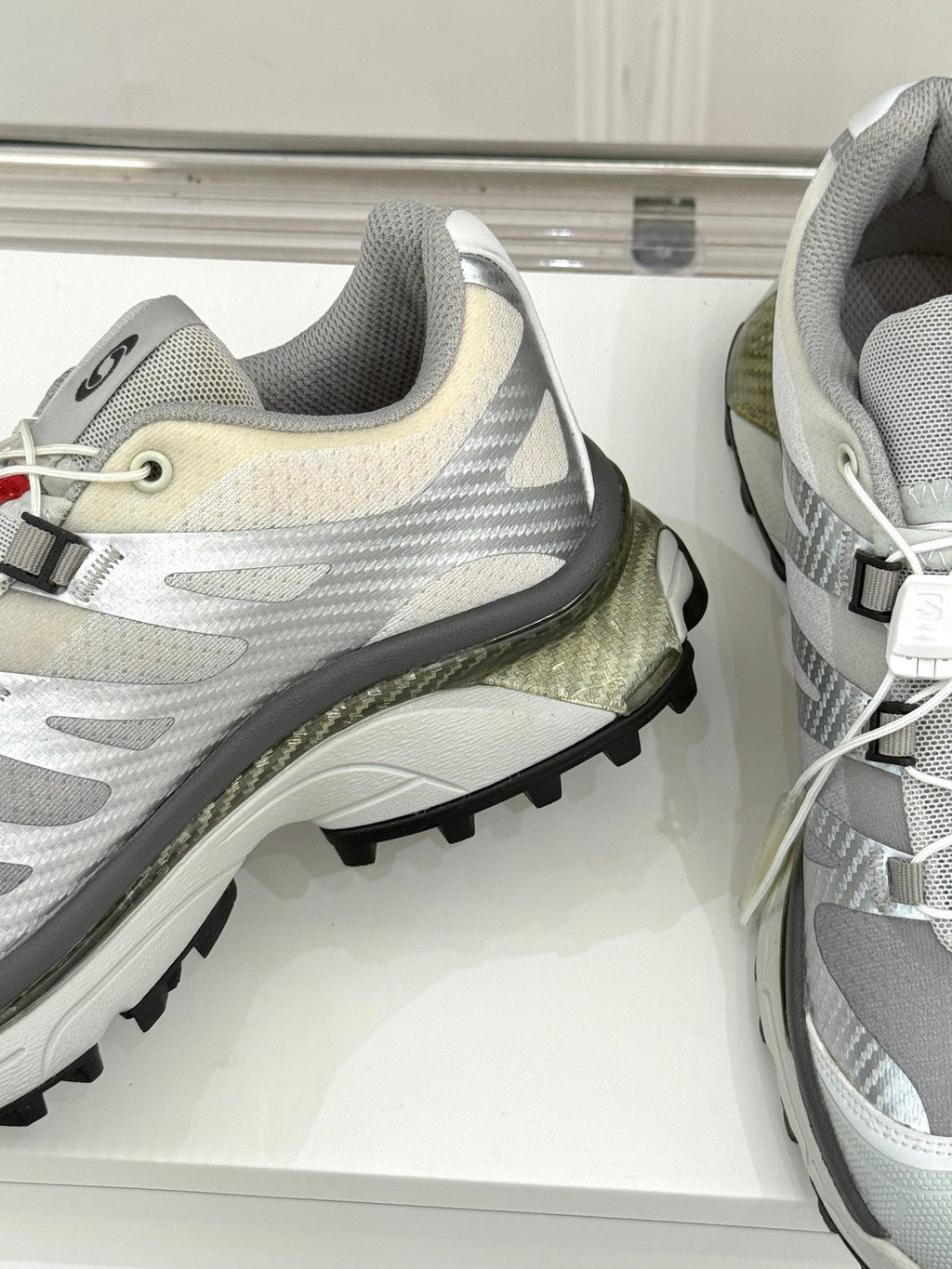 ALO 25S SALOMON XT-6 SNEAKER IN GREY TPU STYLE 3