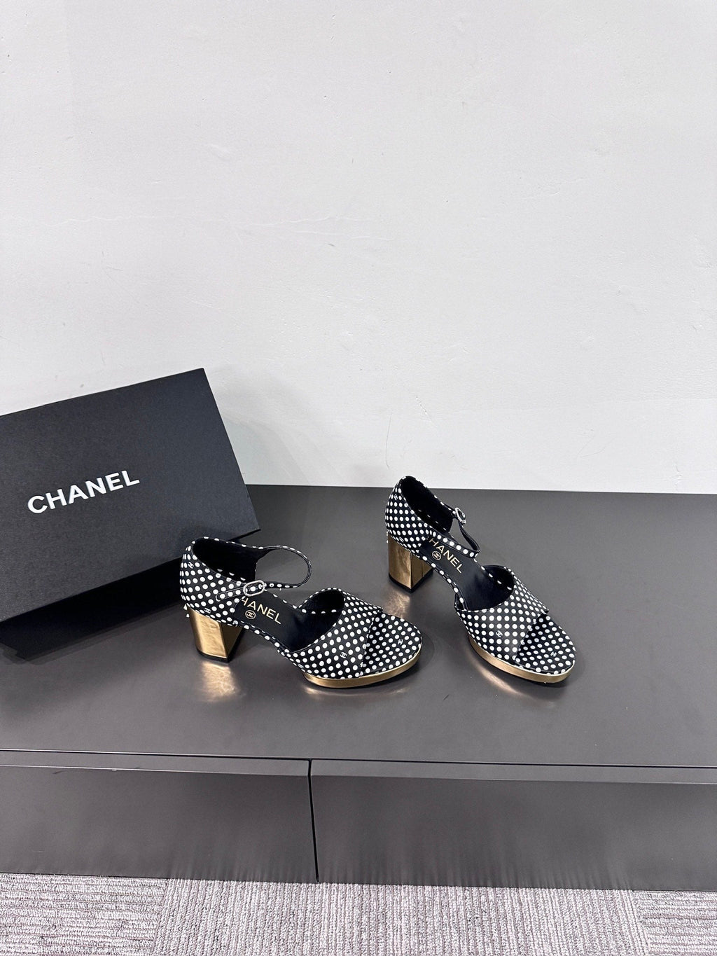 BLOCK HEEL SANDALS BLACK POLKA DOT SHEEPSKIN