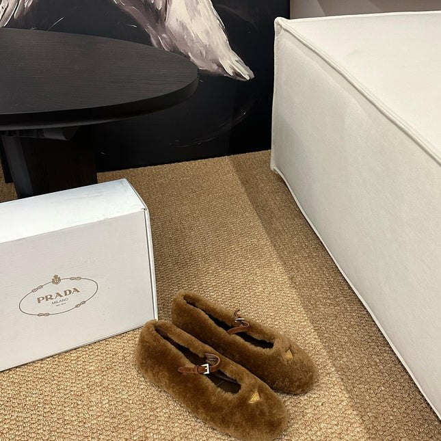 PRADA 26S SHEARLING BALLET FLATS IN BROWN