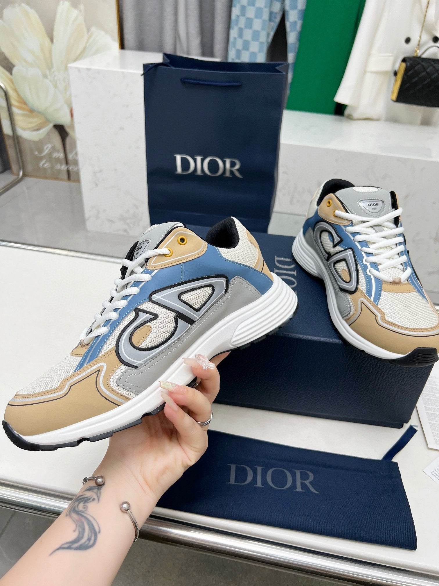 CD B30 SNEAKER WHITE AND FLAX MESH FABRIC