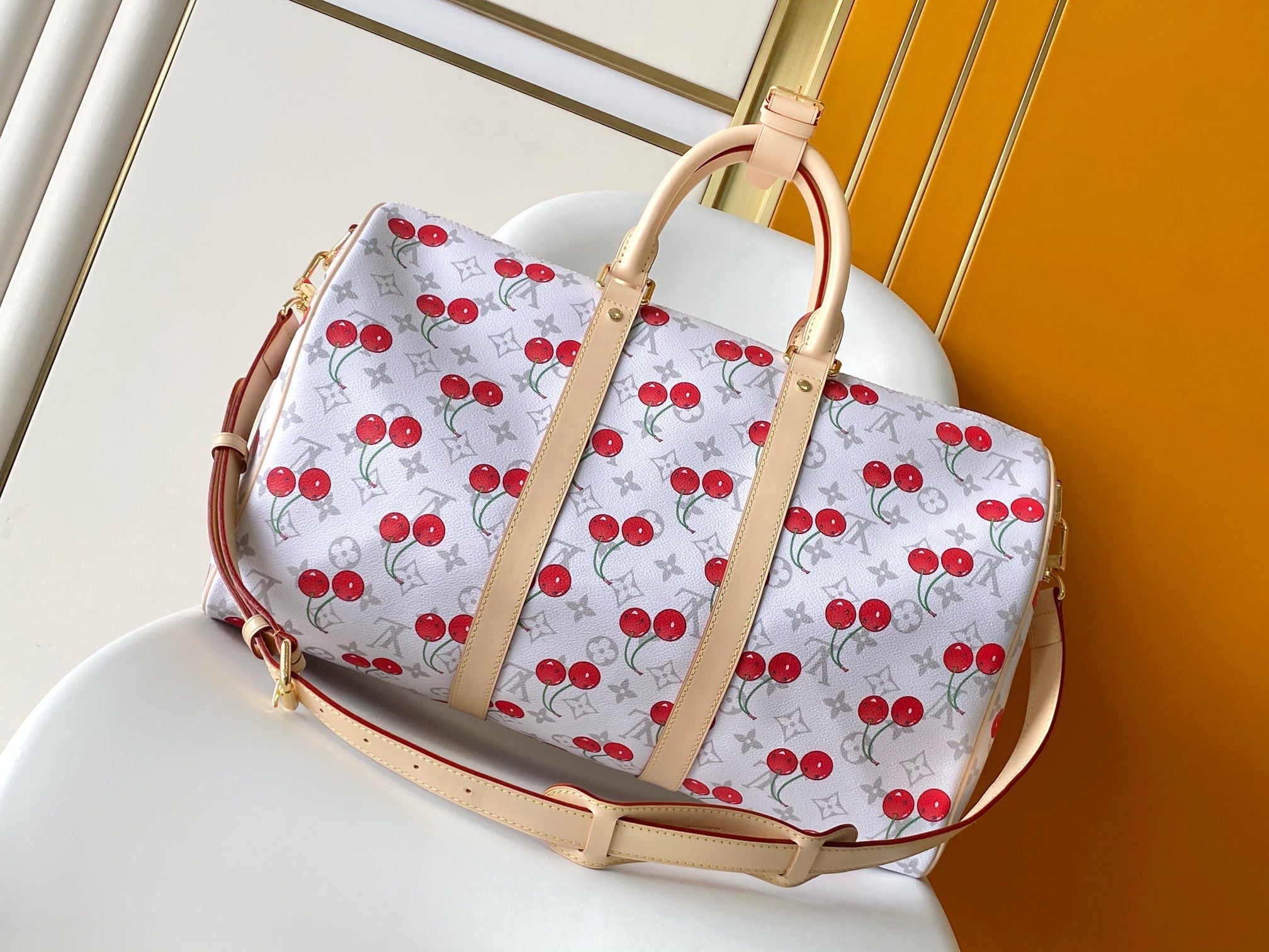 KEEPALL BANDOULIÈRE 45 IN WHITE AND RED CALFSKIN