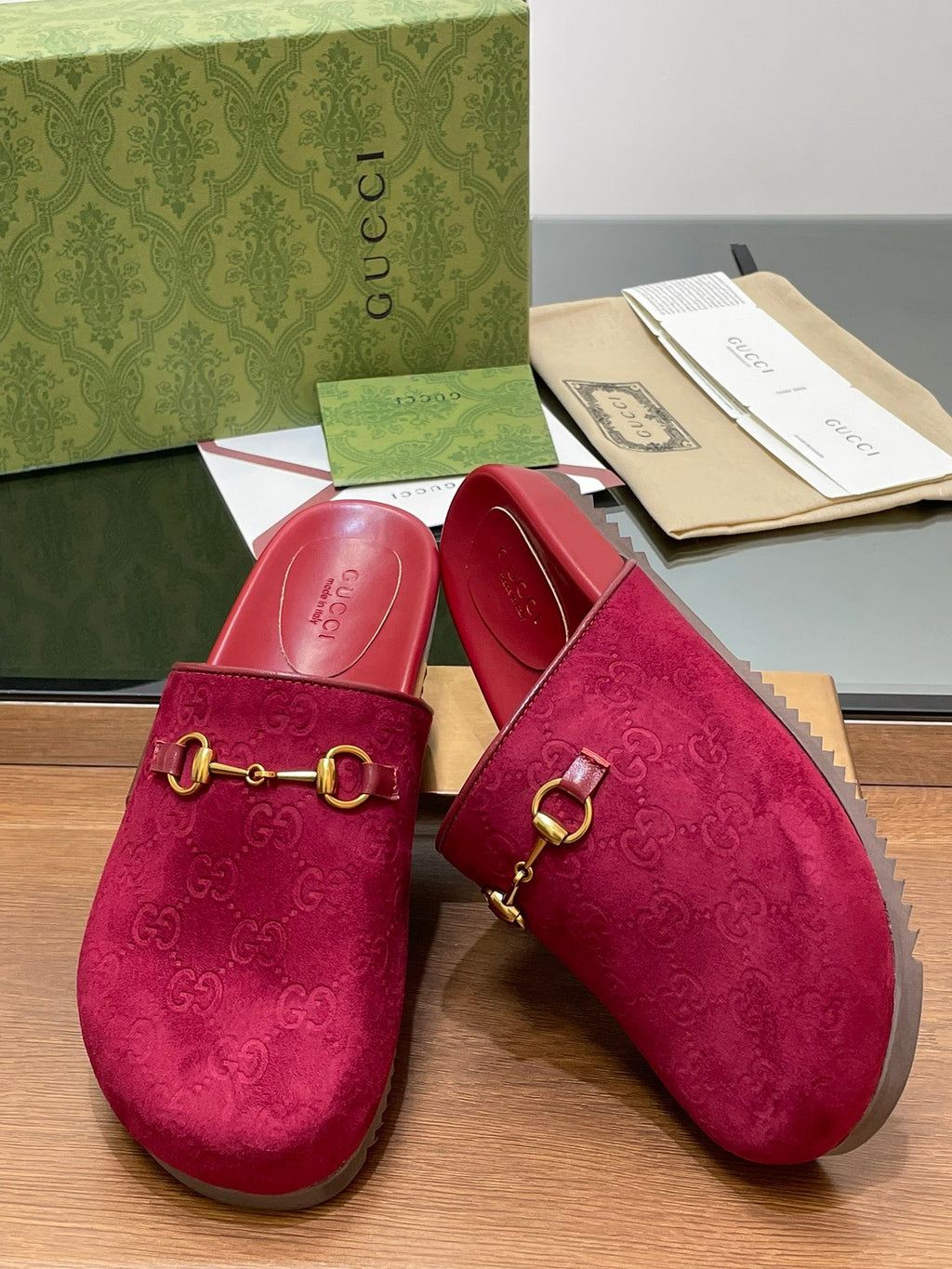 GG HORSEBIT MULE IN RED PINK EMBOSSED SUEDE AND SHEEPSKIN LINING