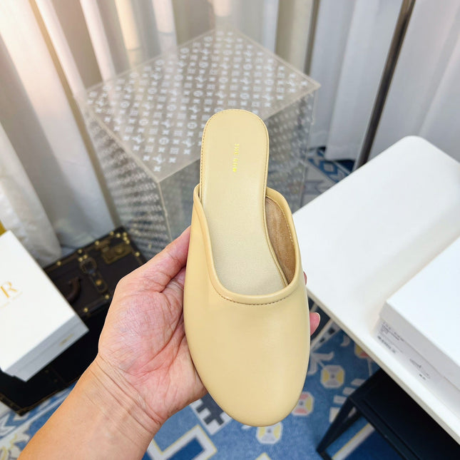 THE ROW 26S ROUND TOE MULES IN BEIGE CALFSKIN
