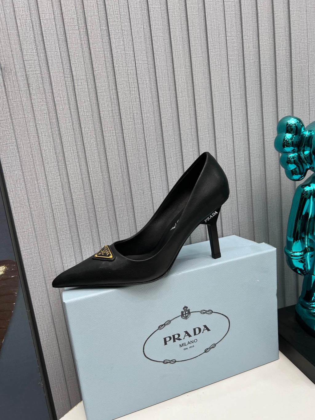 PRADA 26S POINTED TOE PUMPS STILETTO HEEL 80MM IN BLACK CALFSKIN