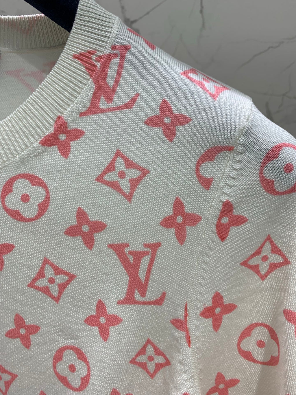 LV 26S SHORT-SLEEVED SWEATER STYLE 187