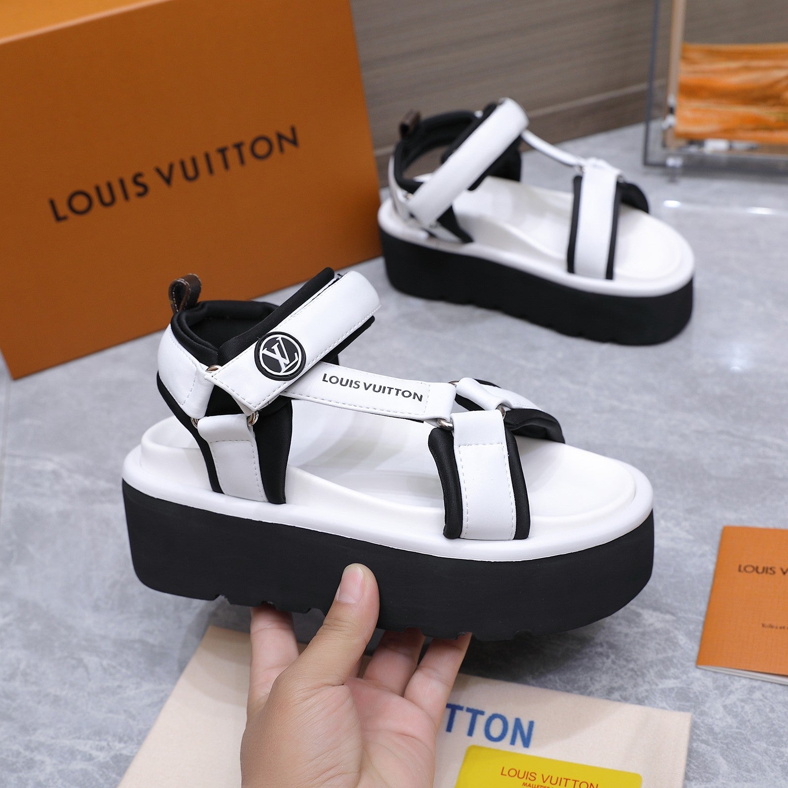 LV 26S CHAMELEON PLATFORM SANDALS 60MM IN WHITE CALFSKIN AND EVA