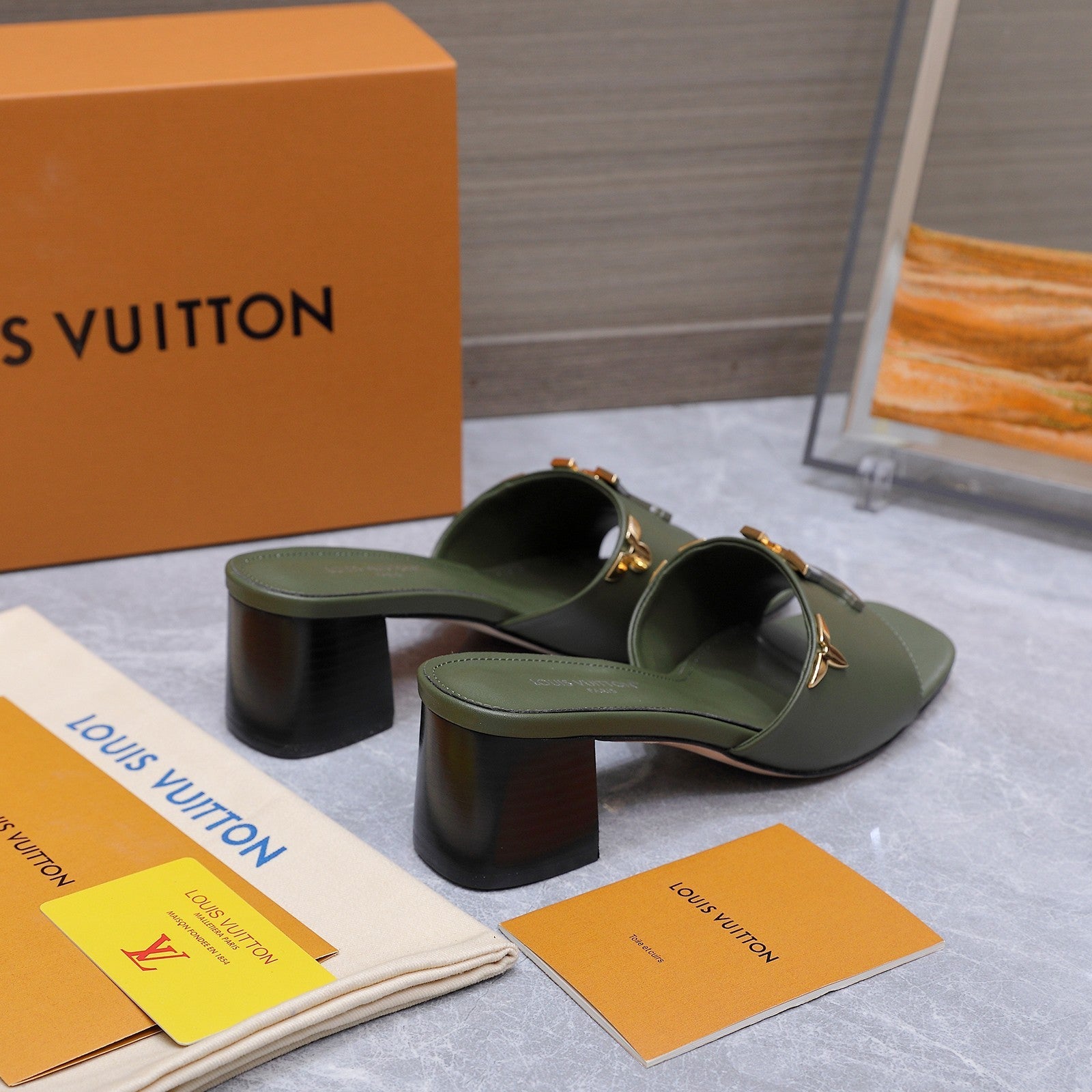 LV 26S BLOCK HEEL MULE SANDALS 55MM IN OLIVE GREEN CALFSKIN GOLD HARDWARE