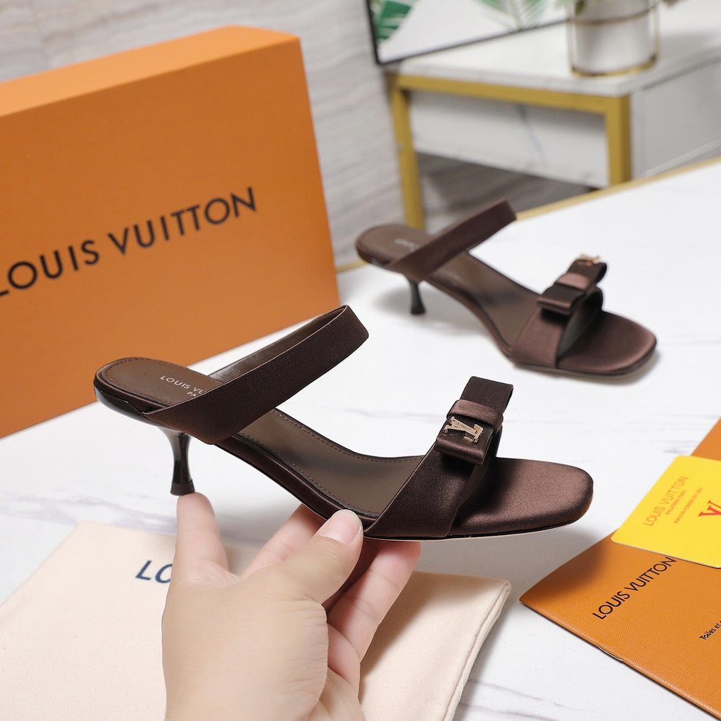 LV 26S SLIDE HEELS 40MM IN DARK BROWN SATIN WITH BOW