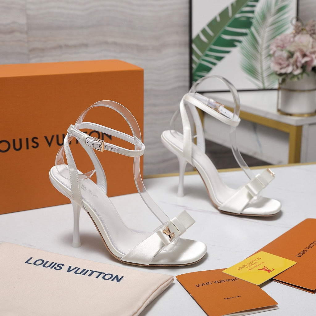 LV 26S 6AM SANDALS 90MM IN WHITE SATIN WITH BOW