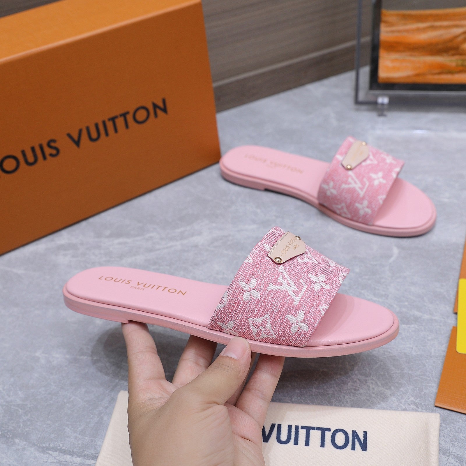 LV 26S FLAT SLIDE SANDALS IN LIGHT PINK MONOGRAM CANVAS AND CALFSKIN