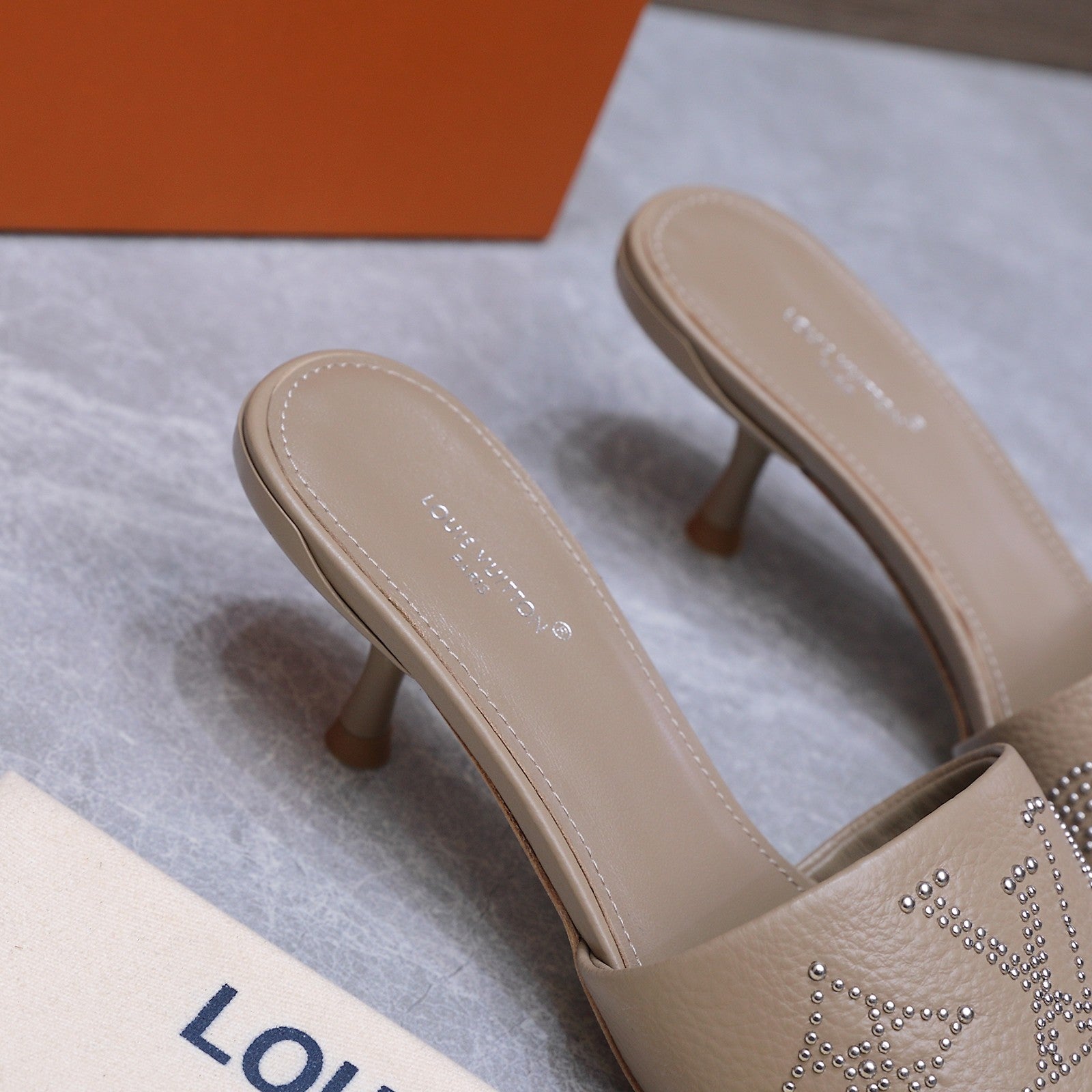 LV 26S 6AM MULE 55MM IN NUDE BROWN CALFSKIN